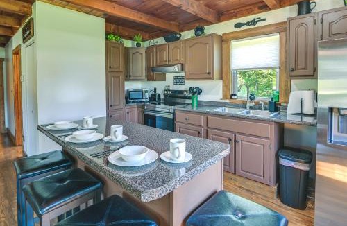 Campton House | Creek, Trails & Falls! Rural Red River Gorge Cabin