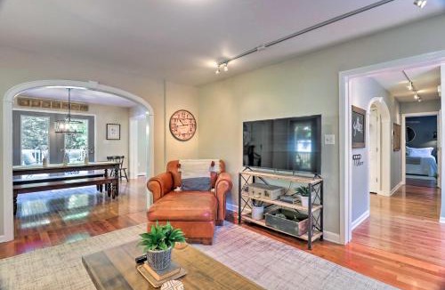 Brevard House | Creekside Brevard Home < 1 Mi to Downtown!