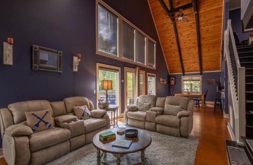 Newland House | Creekside Cabin at Linville Land Harbor