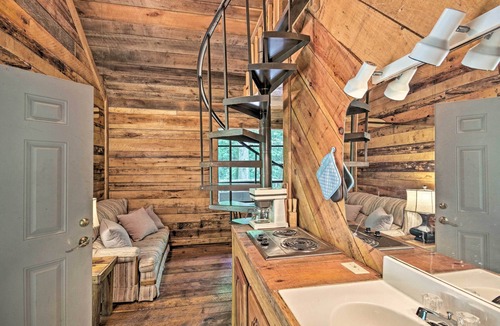 Barnardsville Cabin | Creekside' Cabin w/Deck in Pisgah Forest!