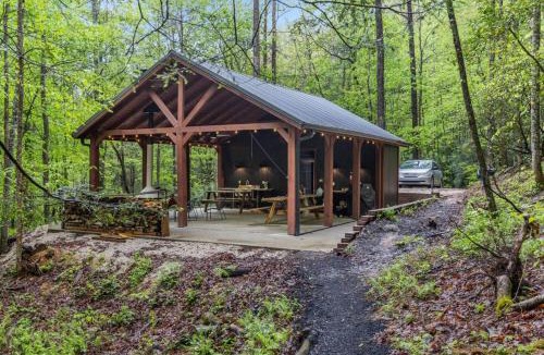 Pine Ridge House | Creekside - Camping Cabin Retreat - RRG KY