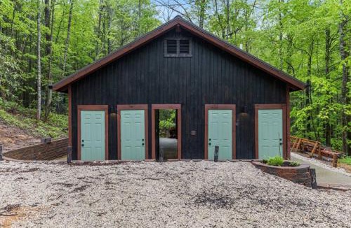 Pine Ridge House | Creekside - Camping Cabin Retreat - RRG, KY