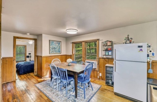 Vilas House | Creekside Couples Cabin | Fire Pit Near Boone