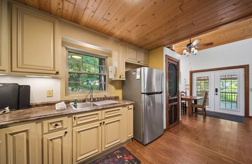 Banner Elk House | Creekside Escape with Hot Tub & Outdoor Fireplace