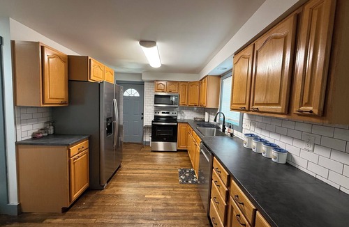 Brevard House | CREEKSIDE HOUSE NEAR PISGAH FOREST ENTRANCE AND BREVARD