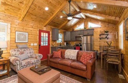 Rogers House | Creeksong- Firepit, WiFi, Creek View, Hiking