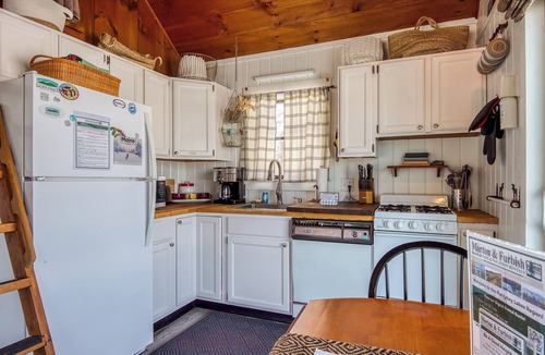 Rangeley Cottage | Crisp Cabin: Waterfront, 2 Kayaks, AC + Walk Downtown