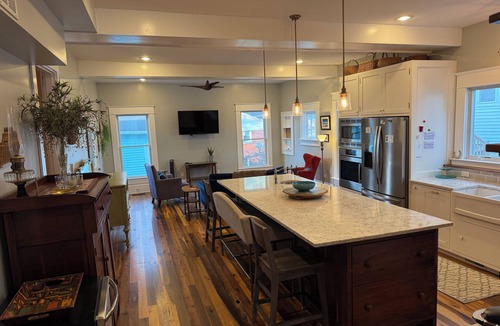 Frankfort House | Cromwell House- A historic, restored 4-bedroom home in beautiful South Frankfort