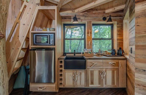 Zirconia Cabin | Custom Built Treehouse with Private Waterfalls & Hiking