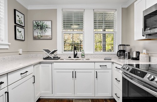 Woodfin Apartment | Cute and Cozy 1 Bedroom Apt! Pet Friendly! Great WiFi!