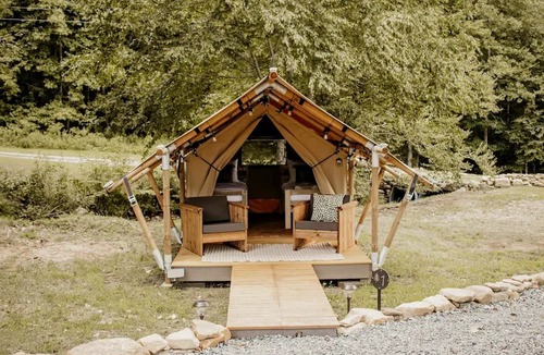 Flag Pond RV Rental | Cute Safari Tent for Two in Erwin, Tennessee