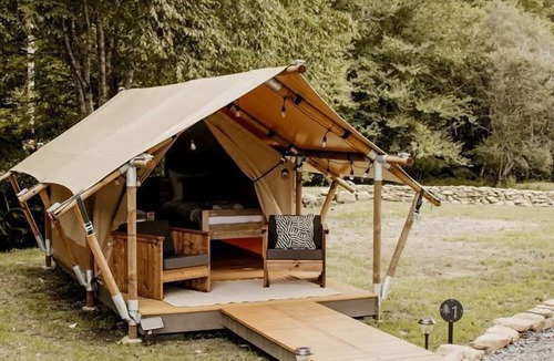 Flag Pond RV Rental | Cute Safari Tent for Two in Erwin, Tennessee