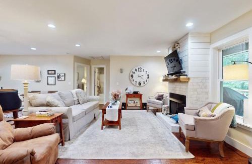 Black Mountain House | Dalton Abby Retreat