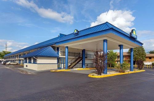 Knoxville Hotel | Days Inn by Wyndham Knoxville North
