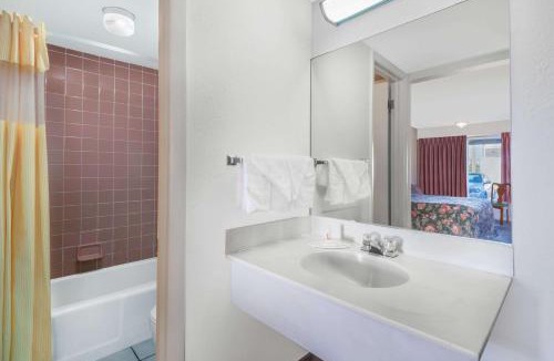 Mount Sterling Hotel | Days Inn by Wyndham Mt. Sterling