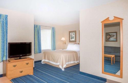 Bridgeport Hotel | Days Inn & Suites by Wyndham Bridgeport - Clarksburg