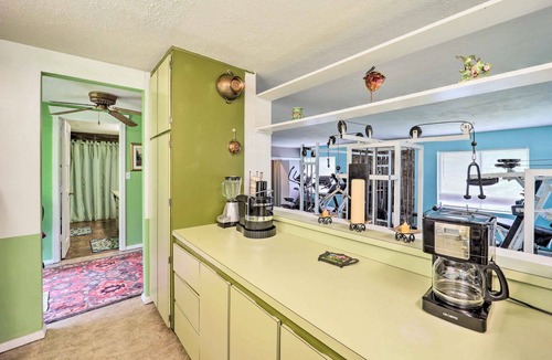 Frank Apartment | Deck, Fire Pit + Home Gym: Quiet Bakersville Gem