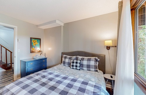 Newland Cottage | Deck of the Woods | Cottage in Newland lined by trees with pool & tennis access