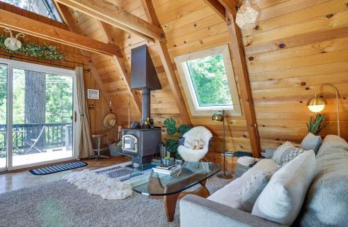 Arnold House | Decks, Grills + Fire Pit: Camp Connell Hideaway!