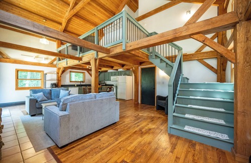 Accident Cabin | Deep Creek Cabin with Hot Tub + Fire Pit