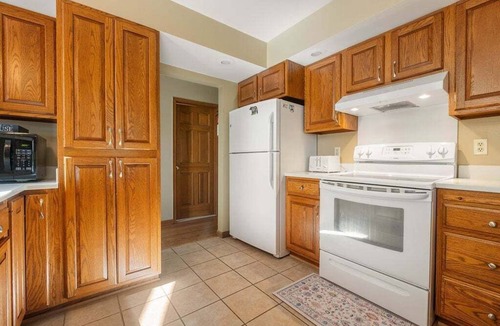 Swanton House | Deep Creek Escape w/Hot Tub, Fire Pit & Pool Table