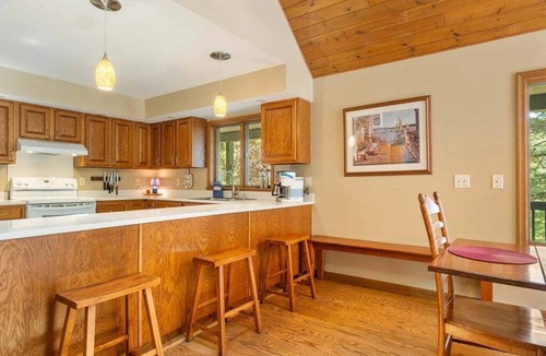 Swanton House | Deep Creek Escape w/Hot Tub, Fire Pit & Pool Table
