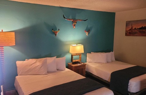 Downtown Las Vegas Hotel | Desert Hills Motel