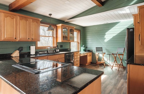 Banner Elk Cabin | Designer | Hot Tub | Gameroom | Firepit | Sleeps12