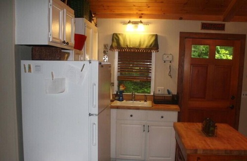 Mirror Lake Cabin | DESIREABLE MIRROR LAKE AREA & CUTE, CUTE, CUTE!
