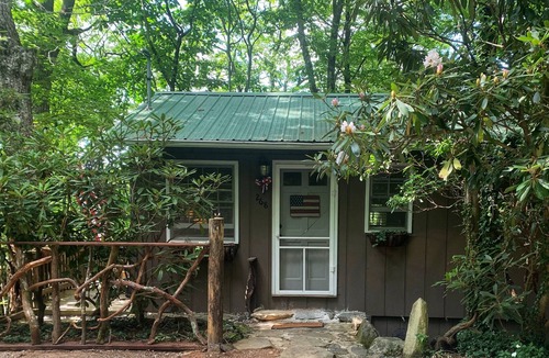 Mirror Lake Cabin | DESIREABLE MIRROR LAKE AREA & CUTE, CUTE, CUTE!