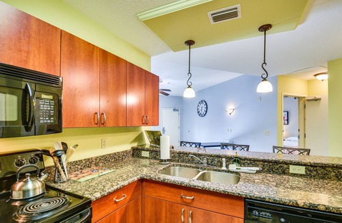 National Gardens Condo | Destination Daytona Condo w/Pool: 8 Mi to Beach!