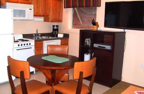 Pittman Center Villa | Diamond Resorts Bent Creek Golf Village - 1 Bedroom Accessible Roll-in Shower