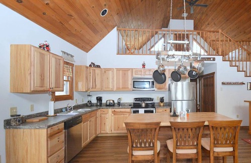Great Cacapon House | Dickies Roadhouse - Retreat