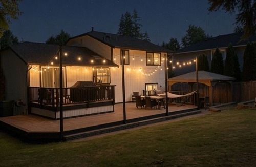 North Creek House | Dog Friendly - Central AC - Light Rail to Seattle