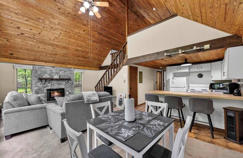 The Woods Cabin | Dog Friendly w/FirePit, Fiber WiFi & Resort Access