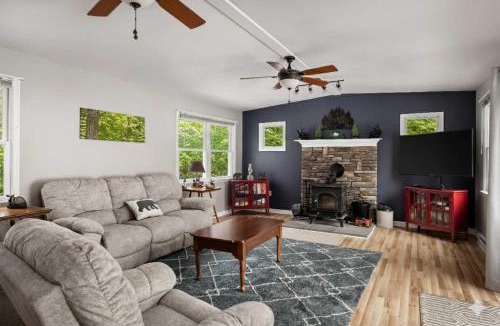 Great Cacapon Ski Chalet | Dog-Friendly w Hot Tub, Fire Pit & River Access