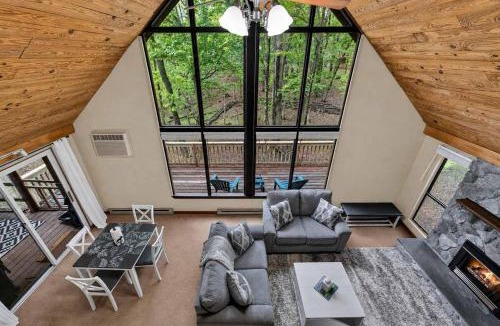 The Woods House | DogFriendly wHot Tub Fire Pit Resort Access