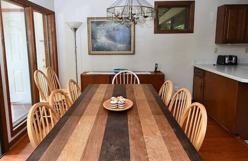 Berkeley Springs House | Dogwood Knoll - wifi, pool access, fireplace, grill, hiking, king bed