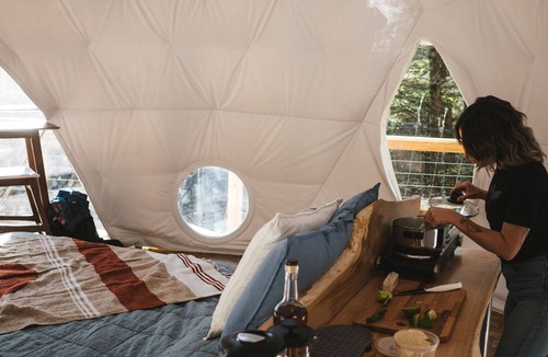 Rogers Hotel | Dome Town: Book all 3 Dome Town Treehouses!