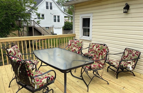 Williamstown House | Down on Main Street is less than 10 mins from The Ark Encounter