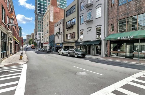 Downtown Asheville Apartment | Downtown Asheville Loft - Steps to Dining & Shops
