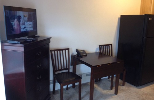 Kenai Apartment | Downtown kitchen Complete kitchen suite!