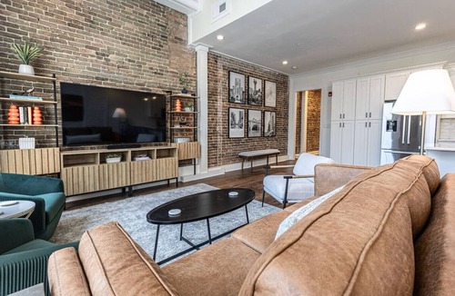 Downtown Knoxville Condo | Downtown Luxury Condo | Near UT