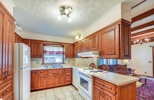 Paintsville House | Downtown Paintsville Vacation Rental!