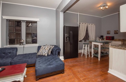 Downtown Knoxville Apartment | Downtown Riverviews Walk To Market Sq & UT Get 3 Night Beach Trip by Booking
