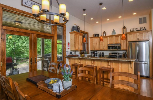 McHenry House | Eagle's Rest | Close to Ski Slopes, Rafting + Golf