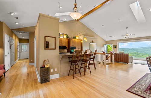 Lake Lure House | Eagles Crest Big Views 4bed/3.5bath sleeps 8 hot tub resort access