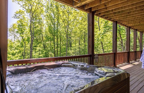 Banner Elk House | Eagles Landing at Eagles Nest: Luxury pet friendly home, views, hot tub, pool table, fire pit