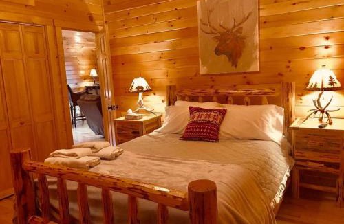 Banner Elk House | Eagles Nest 1 BR Cabin - Close to Beech Mtn