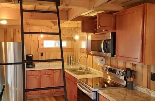 Harper Cabin | Ebenezer Cabin - Hot Tub - Fire Pit - BBQ - Views